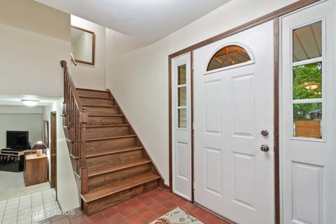 1801 Glencoe St, Wheaton, IL 60187 photo 4