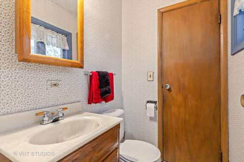 970 Clark Ln, Des Plaines, IL 60016 photo 10