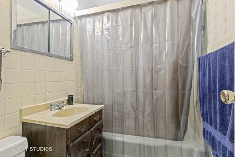 970 Clark Ln, Des Plaines, IL 60016 photo 8