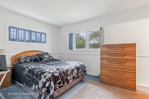 970 Clark Ln, Des Plaines, IL 60016 photo 6