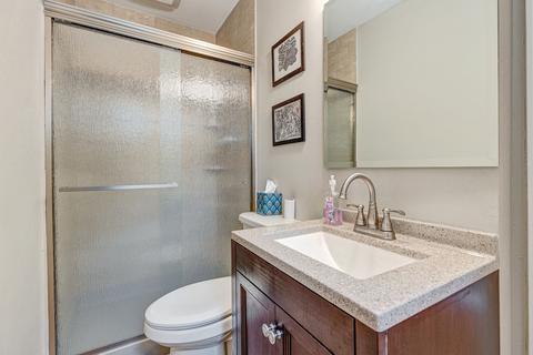 60 Carthage Ln, Hoffman Estates, IL 60169 photo 8