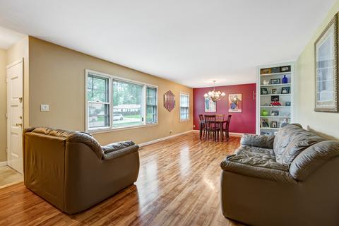 60 Carthage Ln, Hoffman Estates, IL 60169 photo 3