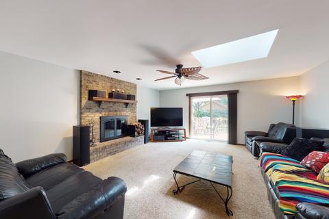 2293 Westview Dr, Des Plaines, IL 60018 photo 13