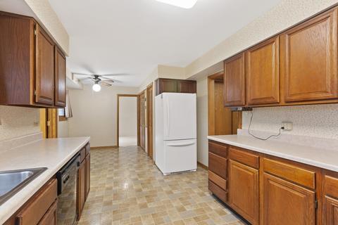 2203 Heron Ct, Rolling Meadows, IL 60008 photo 9