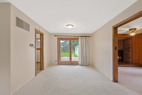2203 Heron Ct, Rolling Meadows, IL 60008 photo 5
