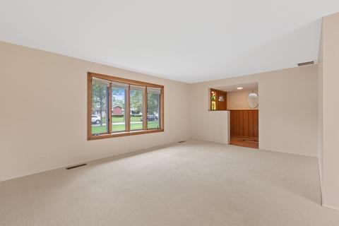 2203 Heron Ct, Rolling Meadows, IL 60008 photo 4