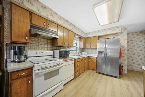4636 Cracow Ave, Lyons, IL 60534 photo 8