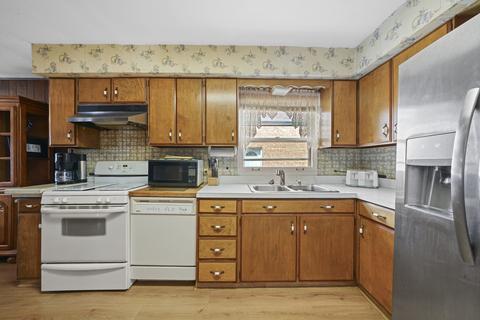 4636 Cracow Ave, Lyons, IL 60534 photo 9