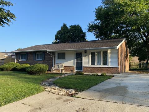 104 Fairwood Dr, Bolingbrook, IL 60440 photo 2