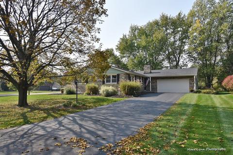 1306 Cardinal Dr, Algonquin, IL 60102 photo 2