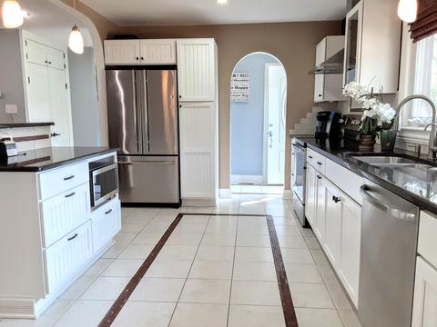 460 Alcoa Ln, Hoffman Estates, IL 60169 photo 2