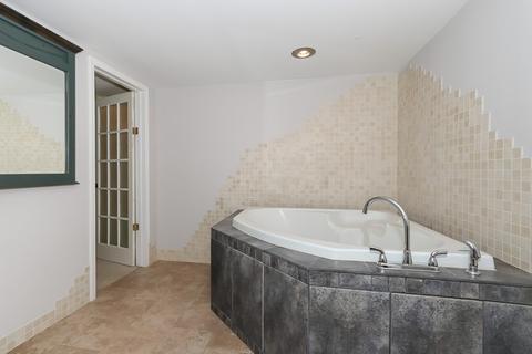 70 S Warrington Rd, Des Plaines, IL 60016 photo 15