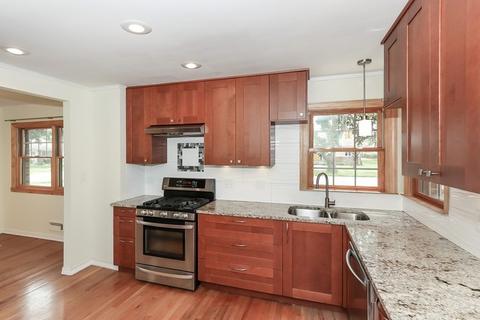 70 S Warrington Rd, Des Plaines, IL 60016 photo 9