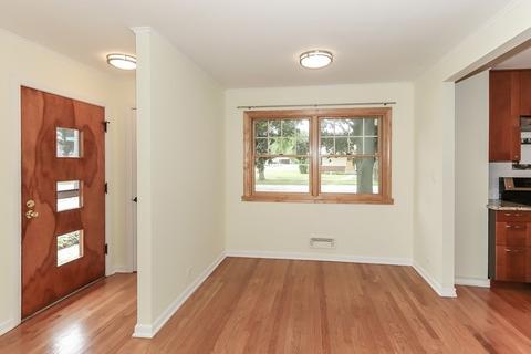70 S Warrington Rd, Des Plaines, IL 60016 photo 4