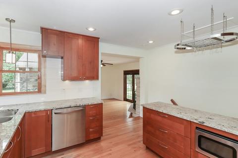 70 S Warrington Rd, Des Plaines, IL 60016 photo 8