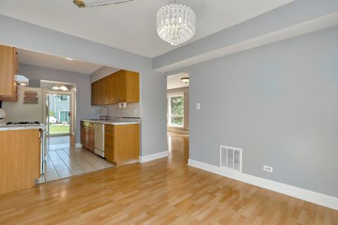 720 Scarbrough Cir, Hoffman Estates, IL 60169 photo 14