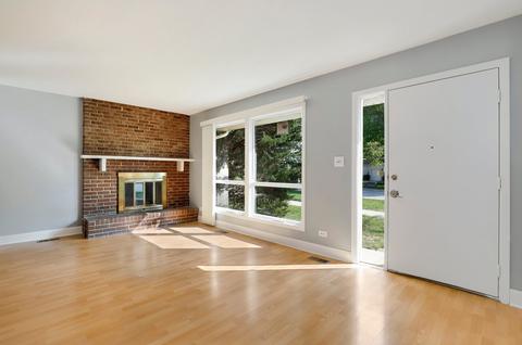 720 Scarbrough Cir, Hoffman Estates, IL 60169 photo 3