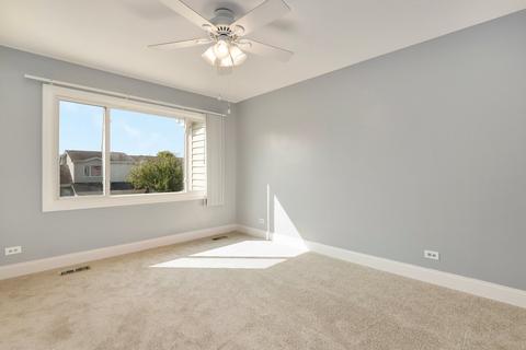 720 Scarbrough Cir, Hoffman Estates, IL 60169 photo 18