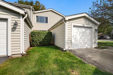 720 Scarbrough Cir, Hoffman Estates, IL 60169 photo 1