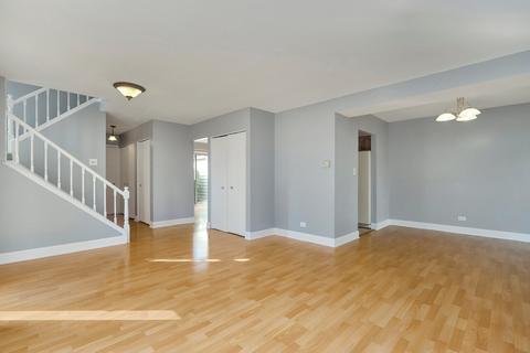 720 Scarbrough Cir, Hoffman Estates, IL 60169 photo 8