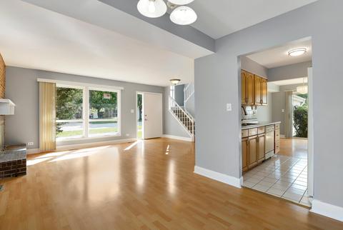 720 Scarbrough Cir, Hoffman Estates, IL 60169 photo 9