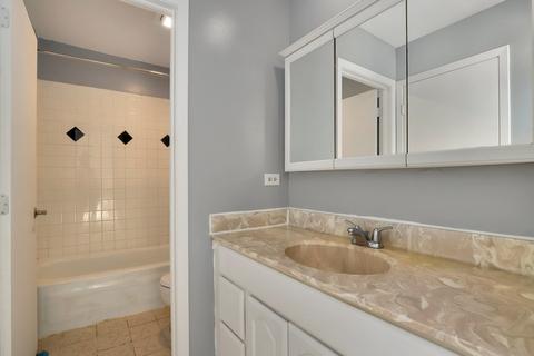 720 Scarbrough Cir, Hoffman Estates, IL 60169 photo 20