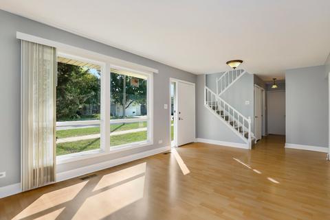 720 Scarbrough Cir, Hoffman Estates, IL 60169 photo 7
