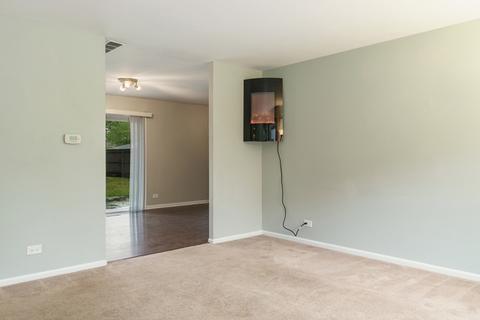1120 Sebring Dr, Elgin, IL 60120 photo 4
