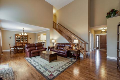 2027 Mackenzie Pl, Wheaton, IL 60187 photo 4
