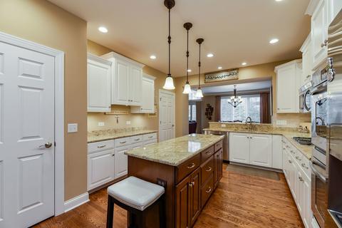 2027 Mackenzie Pl, Wheaton, IL 60187 photo 12