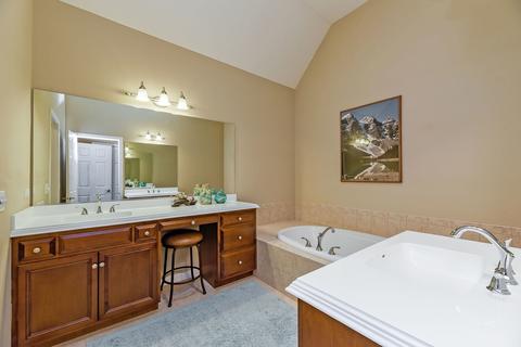 2027 Mackenzie Pl, Wheaton, IL 60187 photo 21