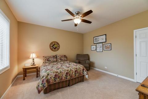 2027 Mackenzie Pl, Wheaton, IL 60187 photo 17