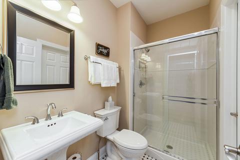 2027 Mackenzie Pl, Wheaton, IL 60187 photo 16