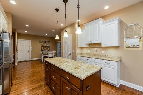 2027 Mackenzie Pl, Wheaton, IL 60187 photo 10