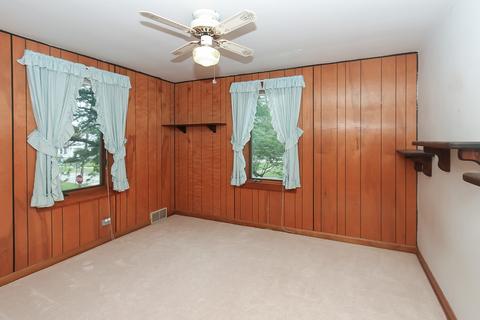 736 Greenview Ave, Des Plaines, IL 60016 photo 16