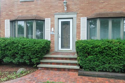 736 Greenview Ave, Des Plaines, IL 60016 photo 3