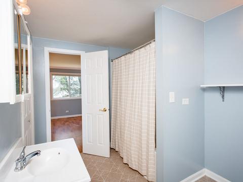 2515 S Scheid Ln, Mchenry, IL 60051 photo 18