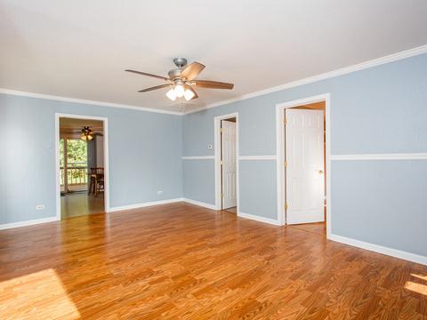 2515 S Scheid Ln, Mchenry, IL 60051 photo 4