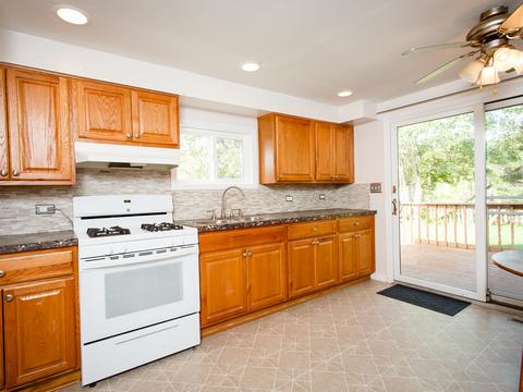 2515 S Scheid Ln, Mchenry, IL 60051 photo 8