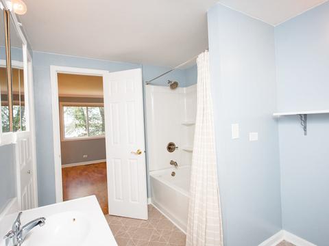 2515 S Scheid Ln, Mchenry, IL 60051 photo 20