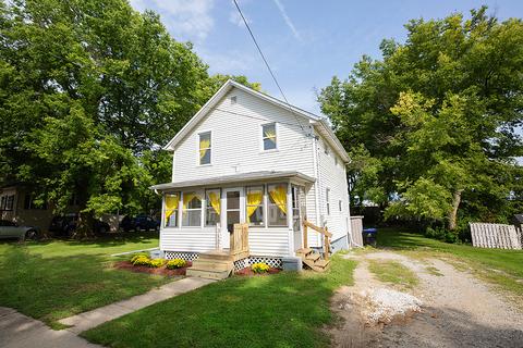 822 Bunn St, Bloomington, IL 61701 photo 2