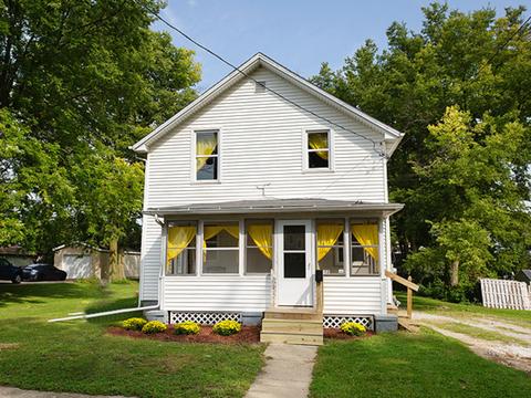 822 Bunn St, Bloomington, IL 61701 photo 1