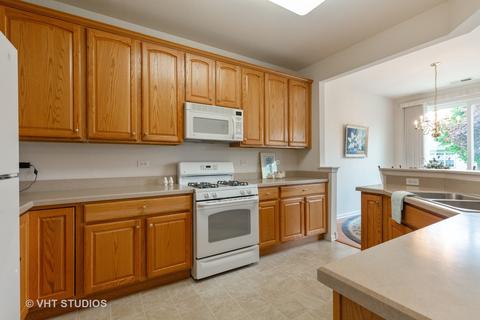 2813 Beacon Point Cir, Elgin, IL 60124 photo 6