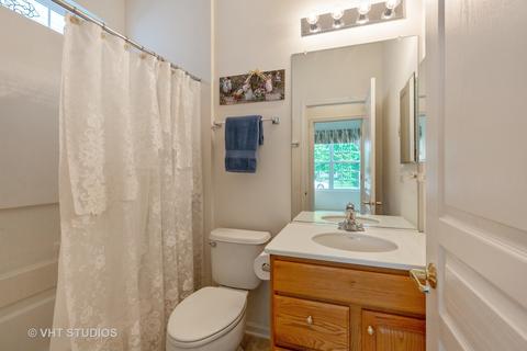 2813 Beacon Point Cir, Elgin, IL 60124 photo 4