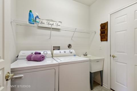 2813 Beacon Point Cir, Elgin, IL 60124 photo 5