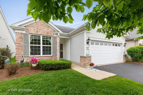 2813 Beacon Point Cir, Elgin, IL 60124 photo 1