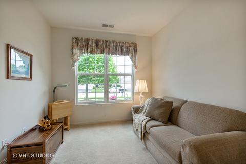 2813 Beacon Point Cir, Elgin, IL 60124 photo 3