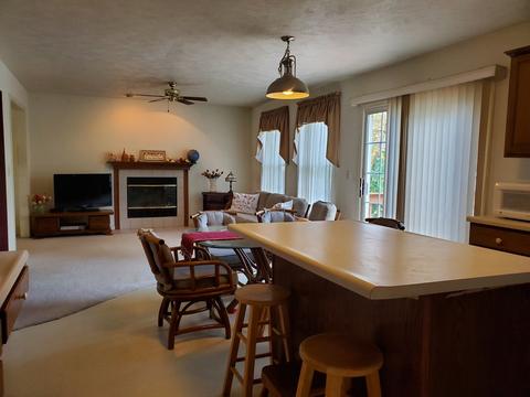 3 Drake Ct, Bloomington, IL 61704 photo 4