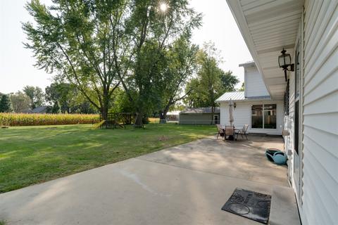 404 E Wood St, Colfax, IL 61728 photo 4