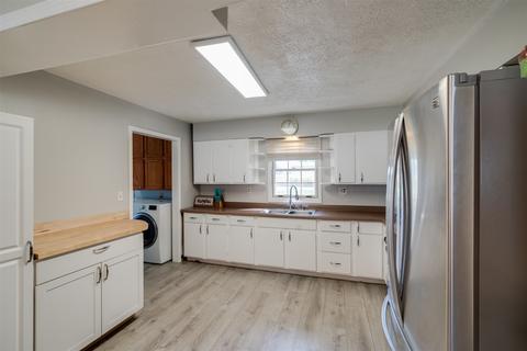 404 E Wood St, Colfax, IL 61728 photo 7